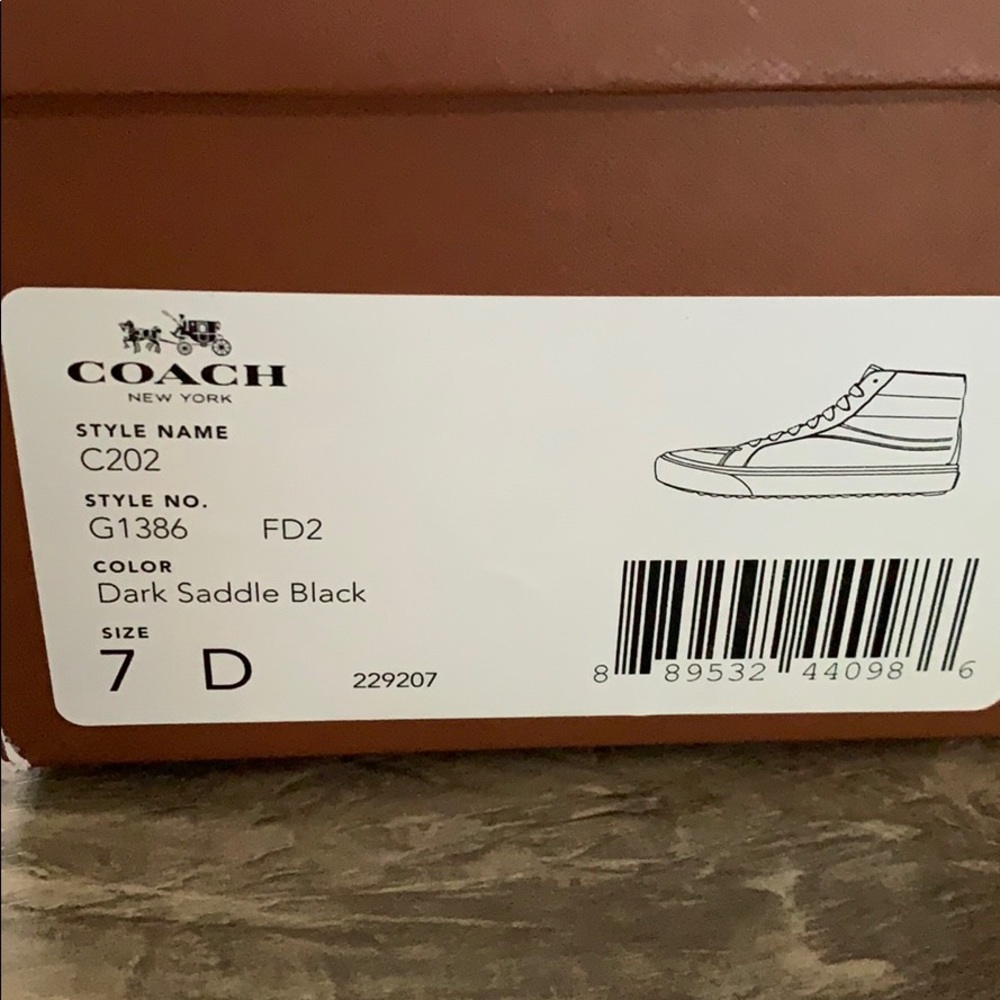 Coach men’s size 7 high top leather sneakers. - Picture 2 of 7